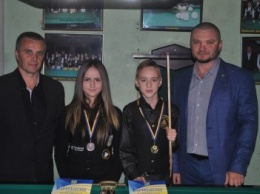 На Чемпионате Украины по бильярду криворожане завоевали золото и бронзу (ФОТО)