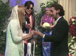 Шайа ЛаБеф и Миа Гот поженились в Лас-Вегасе (видео)