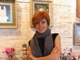 «Поставщик счастья № 1»: в Черноморске открылась выставка картин Евгении Гапчинской (фото)