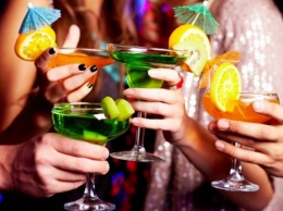 Две трети жителей Великобритании предпочитают первый секс по пьяни