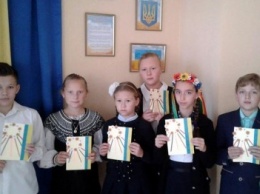 Дети Мирнограда (Димитрова) приготовили подарки воинам