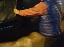 Одесса уходит под воду: Затопило Таирова и Балковскую (ФОТО)