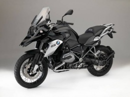 Компания BMW Motorrad анонсирует обновления в линейке мотоциклов 2016 модельного года