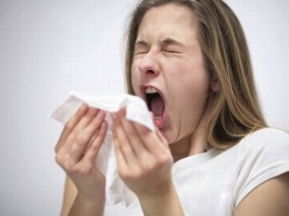 Почему когда человек чихает, мы говорим "Будь здоров!", а когда кашляет - нет?