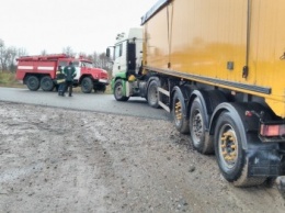 Кировоградская область: спасатели трижды буксировали автомобили из сложных участков дороги