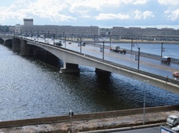 В Петербурге мужчина упал в Неву с моста Александра Невского