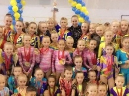Покровские (Красноармейские) и Мирноградские (Димитровские) юные гимнасты успешно выступили в Сумах