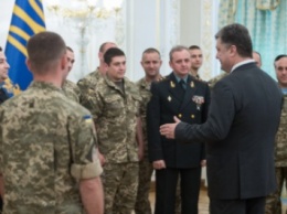 Украина окрепла и готова к обороне своих границ - Порошенко