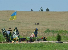 Памятный знак установлен на месте гибели украинских воинов на горе Карачун