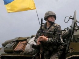 Советник Порошенко представил новый камуфляж для бойцов ВСУ