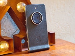 Kodak представила кожаный камерофон Ektra с 21-мегапиксельной камерой и системой оптической стабилизации