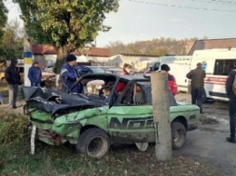 В Мирнограде (Димитрове) столкнулись «Москвич» и «Запорожец»: 3 человека госпитализированы