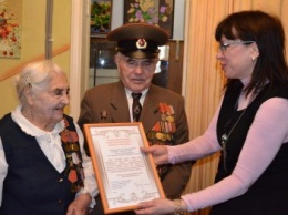Гаспринских Ветеранов ВОВ Александра и Надежду Поповых поздравляли с 69-й годовщиной семейной жизни