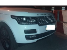 Харьковские пограничники задержали гражданку Украины на угнанном "Range Rover" (ФОТО)