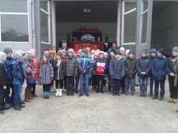 Спасатели на Николаевщине провели экскурсию в пожарную часть для школьников (ФОТО)