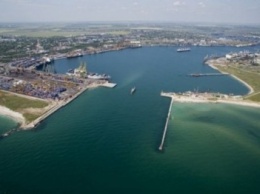 Черноморский порт реконструирует акваторию Сухого лимана