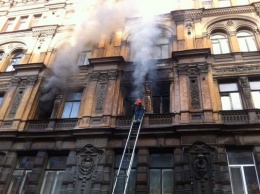 В центре Петербурга горела коммуналка, есть пострадавшие