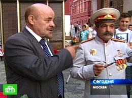 В Москве подрались двойники Ленина и Сталина