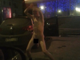 В центре Кемерово ночью танцевал голый мужчина