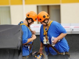 Участник «Зважених та щасливих-6» из Херсона испытает нервы на 24-метровой высоте (фото)
