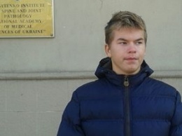 Подросток из Полтавщины начал ходить после перелома позвоночника (видео)