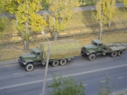 Одесситы наблюдали за колонной военной техники (ФОТО)