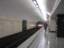 В Москве на станции "Трубная" пассажир упал на рельсы