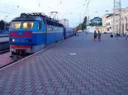 "Укрзализныця" добавила еще один поезд на Донбасс