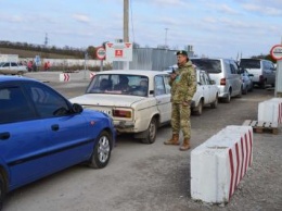 Сегодня на пункте пропуска "Марьинка" образовались очереди из 420 автомобилей