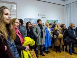 В Днепре презентовали масштабную выставку известного художника Николая Глущенко (ФОТО)