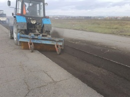В Черновцах начали ремонт полосы местного аэропорта