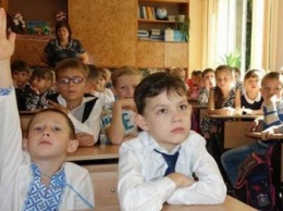 В школах Мирнограда не жарко, но занятия идут