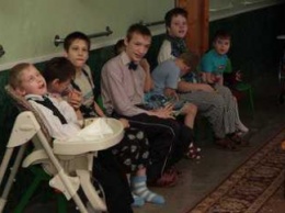 В Украине закроют интернаты для отсталых детей