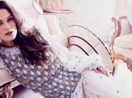 Актриса Кира Найтли в стильной и женственной фотосессии для Harper’s Bazaar