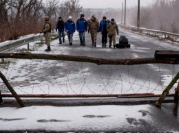 ОБСЕ: Дорога в Попасную перегорожена "чешскими ежами"