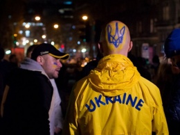 Фанаты со всей Украины прошлись маршем по центру Одессы