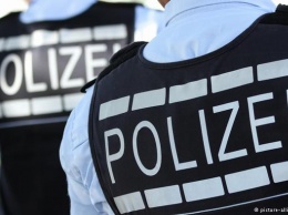 В Германии 10 полицейских получили травмы в стычке из-за неправильной парковки