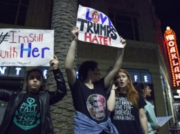 В Лос-Анджелесе люди вышли протестовать против Трампа