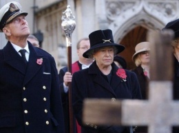 Королева Великобритании почтила память погибших в военных конфликтах