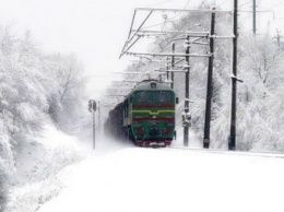 Из-за непогоды около 30 поездов задержались в пути - "Укрзализныця"