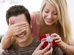 Эксперты рассказали, какие подарки для мужчин будут в тренде