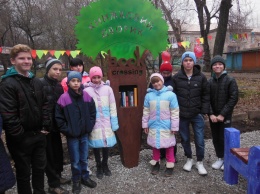 В Запорожье открылся "Книжный дворик" - пространство для желающих читать, петь и танцевать