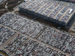 50 га и 120 000 автомобилей: как выглядит самая большая парковка в мире