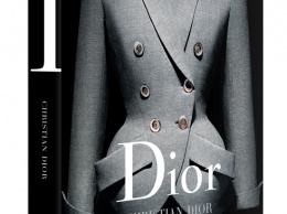 Dior выпускает серию книг к юбилею