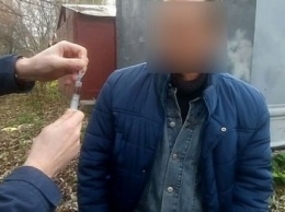 На Сумщине полицейские задержали наркозависимых с опием ацетилированным та ворованным «Метадоном» (ФОТО)
