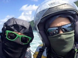 Двое москвичей собрались в заплыв до Мадагаскара на надувной лодке