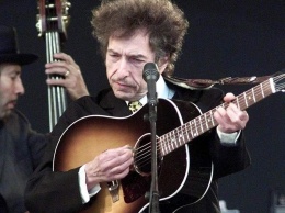 Лауреат Нобелевской премии по литературе Боб Дилан получит свою награду только весной