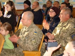 Криворожским бойцам АТО вручили награды от Главнокомандующего ВСУ (ФОТО)