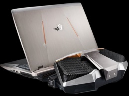 Ноутбук Asus ROG GX800 будет идти в коплекте с рюкзаком и чемоданом