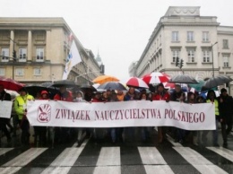 Польские педагоги протестовали в Варшаве против ликвидации гимназий
